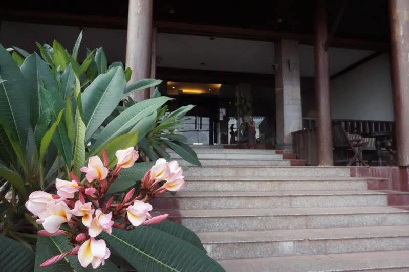 Sengtawan Riverside Hotel Vientiane Buitenkant foto
