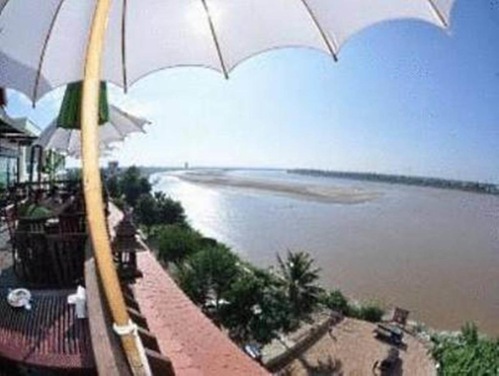 Sengtawan Riverside Hotel Vientiane Buitenkant foto